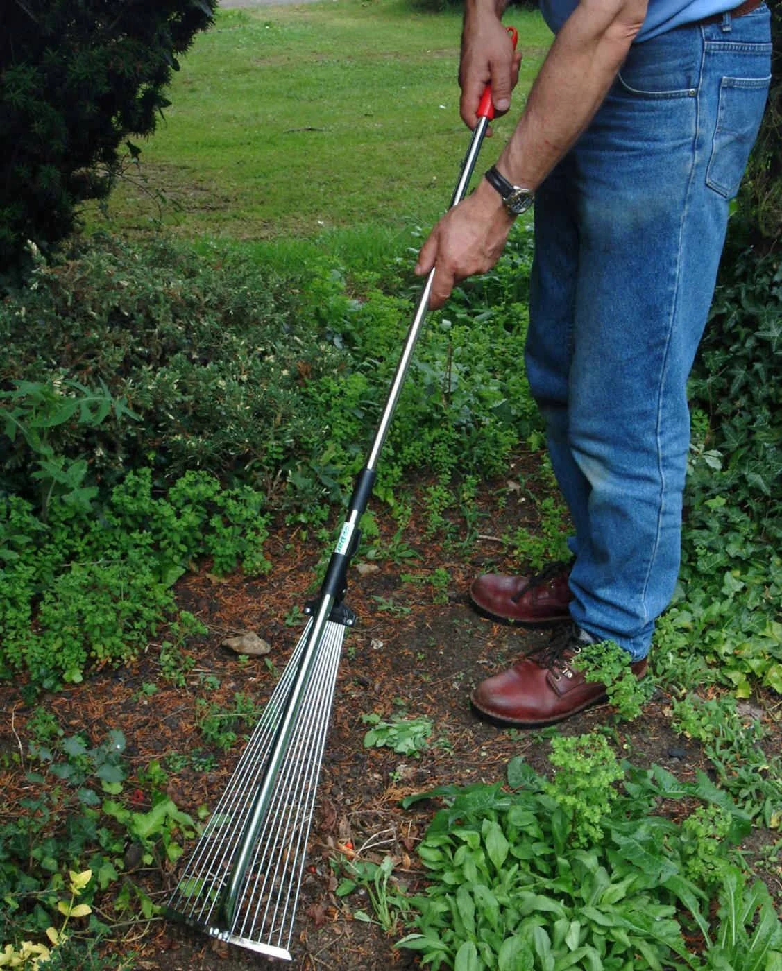 Darlac Telescopic Expanding Rake Large 2 Darlac Telescopic Expanding Rake Large - Image 2