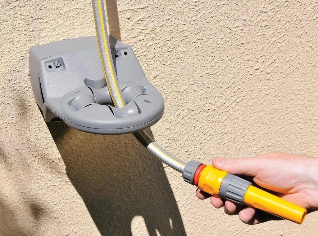 Hozelock Universal Hose Guide 2 Hozelock Universal Hose Guide - Image 2